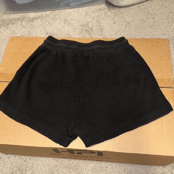 Kith Erika ribbed shorts xs - Picture 2 of 3
